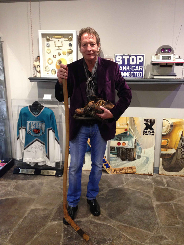 An inside look at Howie Morenz's 100-year-old hockey stick, Red Horner's skates - Muzeum Gold and Silver